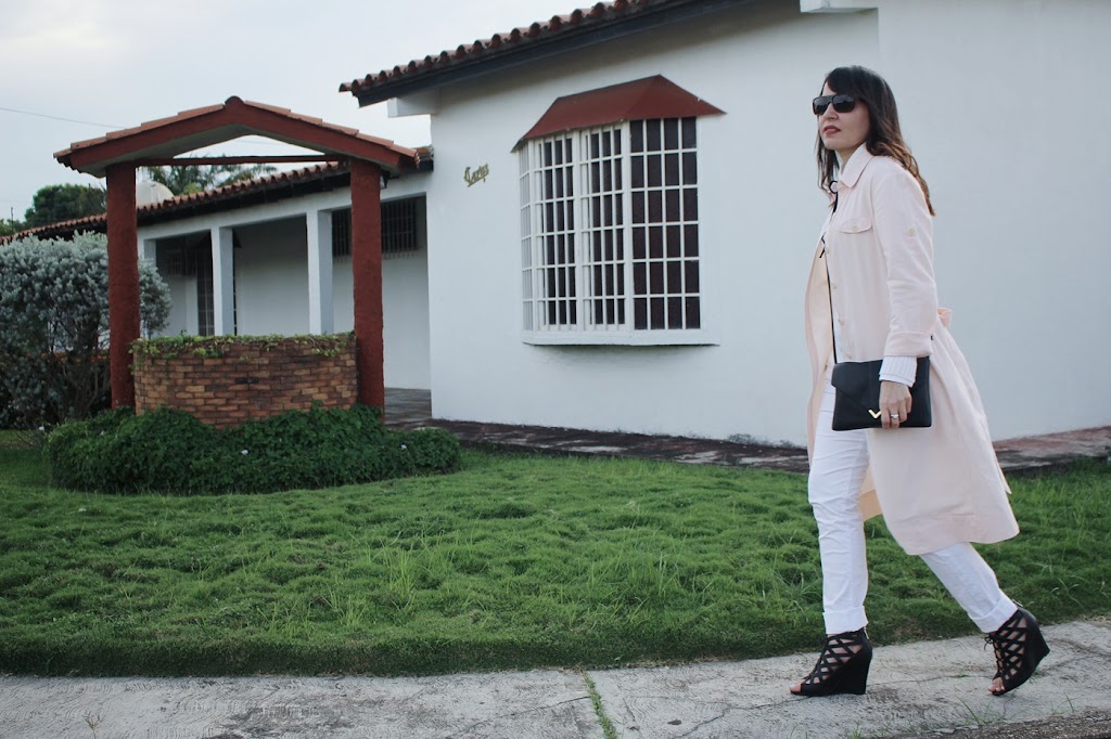 Gabardina fluida look de capas Gabardina fluida look de capas