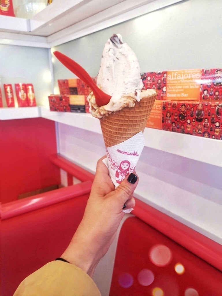 Helado-Cucurucho-Mamuschka-Tiramisu-1000-Avellanas-Bariloche-Calle-Mitre Helado-Mamuschka-Bariloche-Calle-Mitre